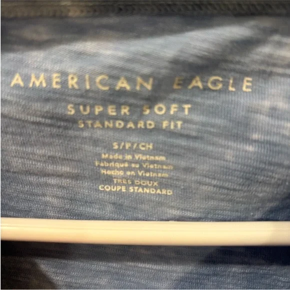 American Eagle Soft Blue T-Shirt - Picture 3 of 3